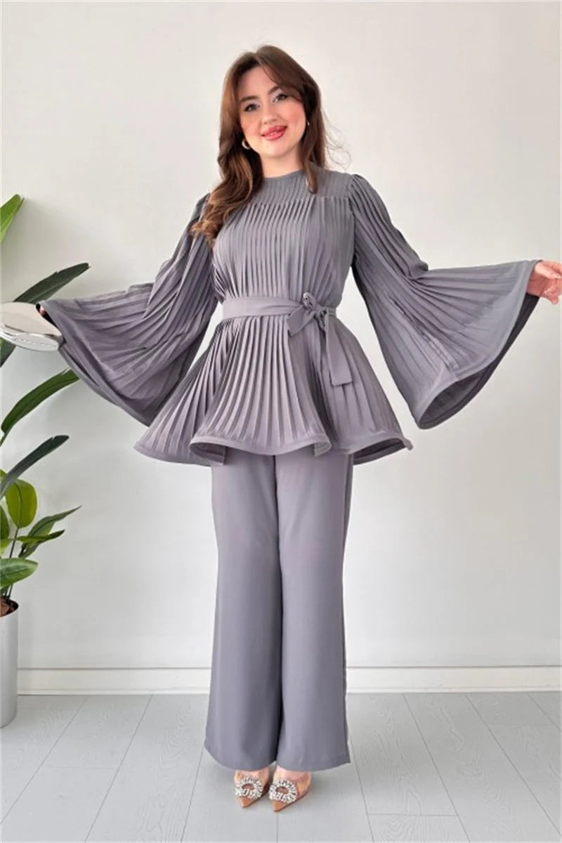 Elegantní plisovaná dámská souprava GraceLine