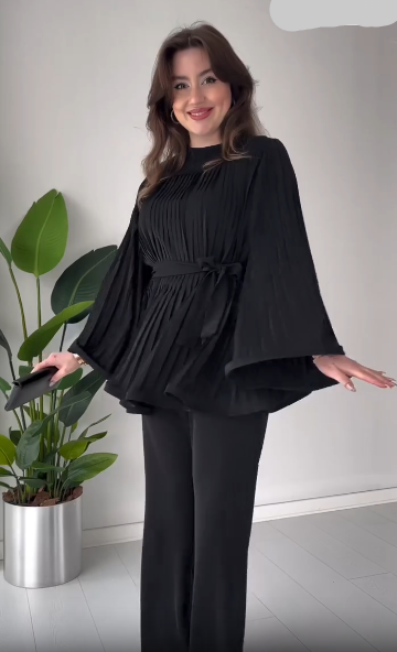 Elegantní plisovaná dámská souprava GraceLine